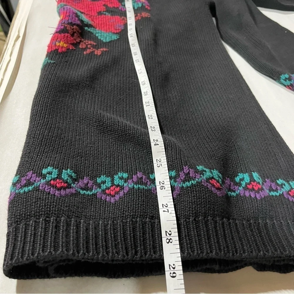 Vintage Cotton Black Sweater with Needle Point Floral Accents Medium 90s - Picture 8 of 8